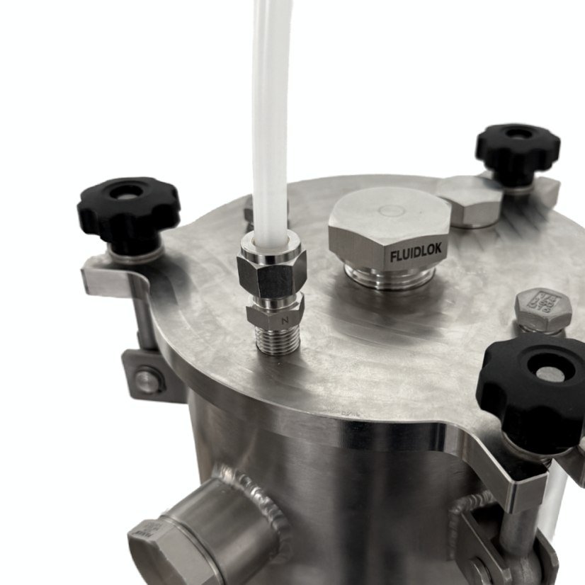 TUBE FITTING 1/4″ NPTM x 3/8″ AD GERADE